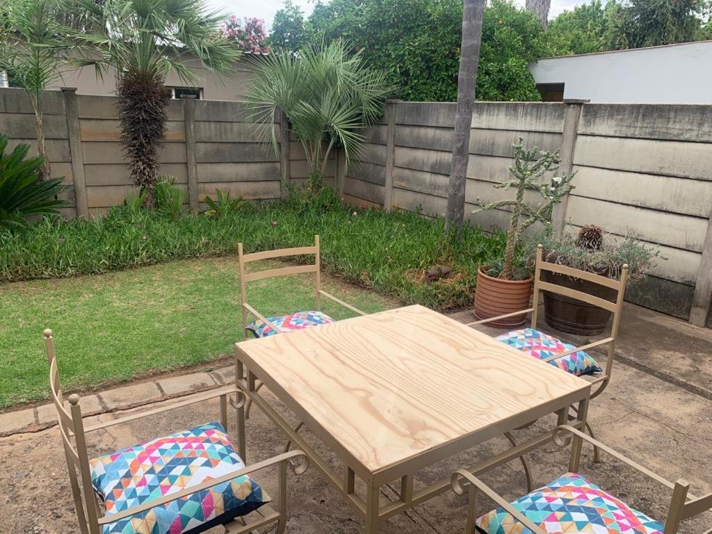 פריס Nkwasi Lodge מראה חיצוני תמונה
