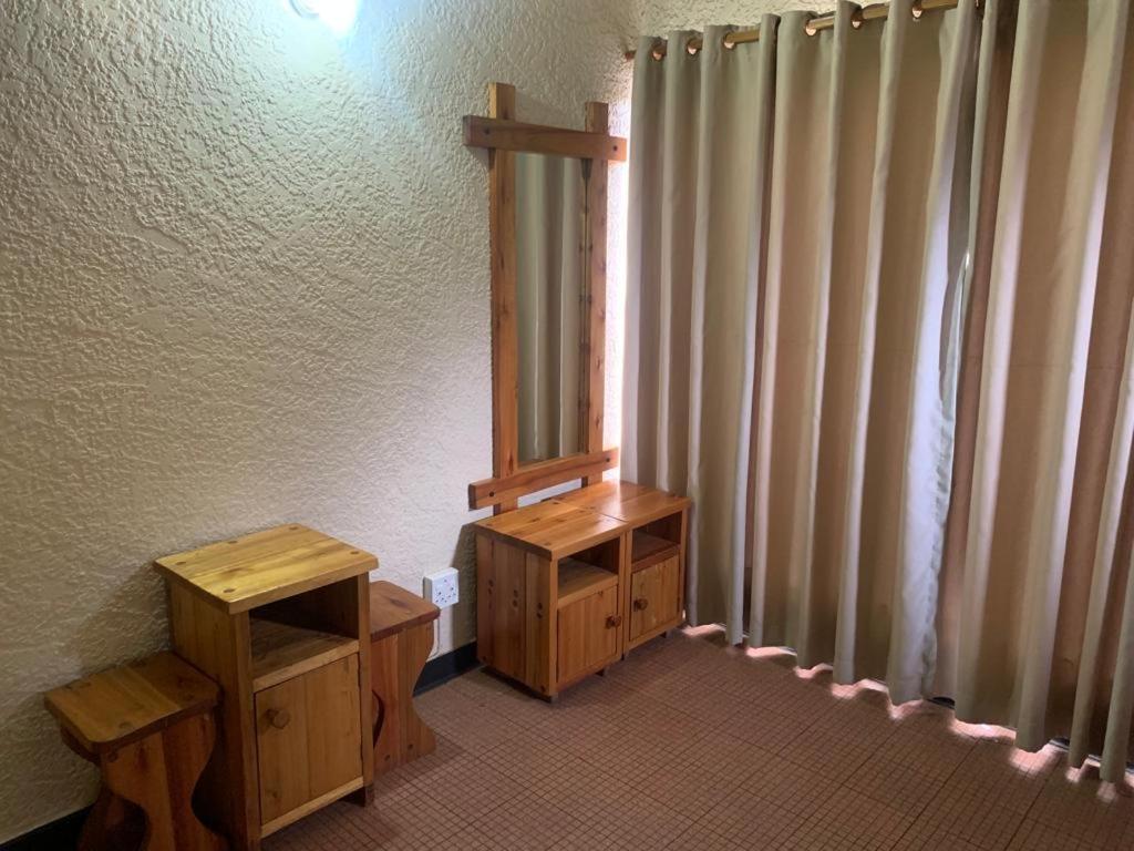פריס Nkwasi Lodge מראה חיצוני תמונה