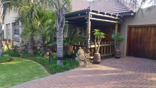 פריס Nkwasi Lodge מראה חיצוני תמונה